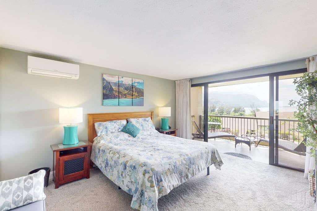 Bali Hai- & ocean-view condo with lanai, AC, laundry, 2 pools & 8 tennis courts