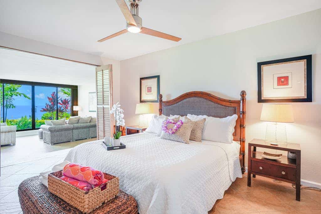 North Shore Oceanfront Condo w/Shared Pool, Tennis, Free WiFi, Private W/D