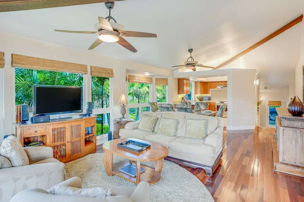 Mountain-view retreat with 2 suites, pool & hot tub - near restaurants & beaches