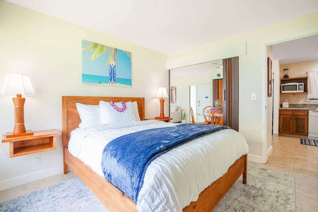Charming condo with amazing ocean vistas, full kitchen, W/D & sunrise-view lanai