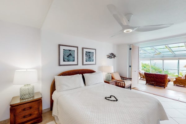 Wonderful home at Puu Poa w/stunning Bali Hai views, shared pool, private W/D