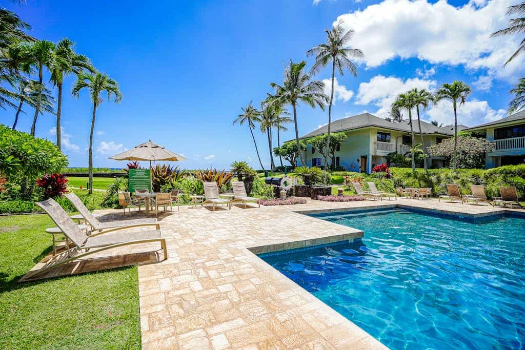 First-floor condo w/ ocean view, washer/dryer, & outdoor pool