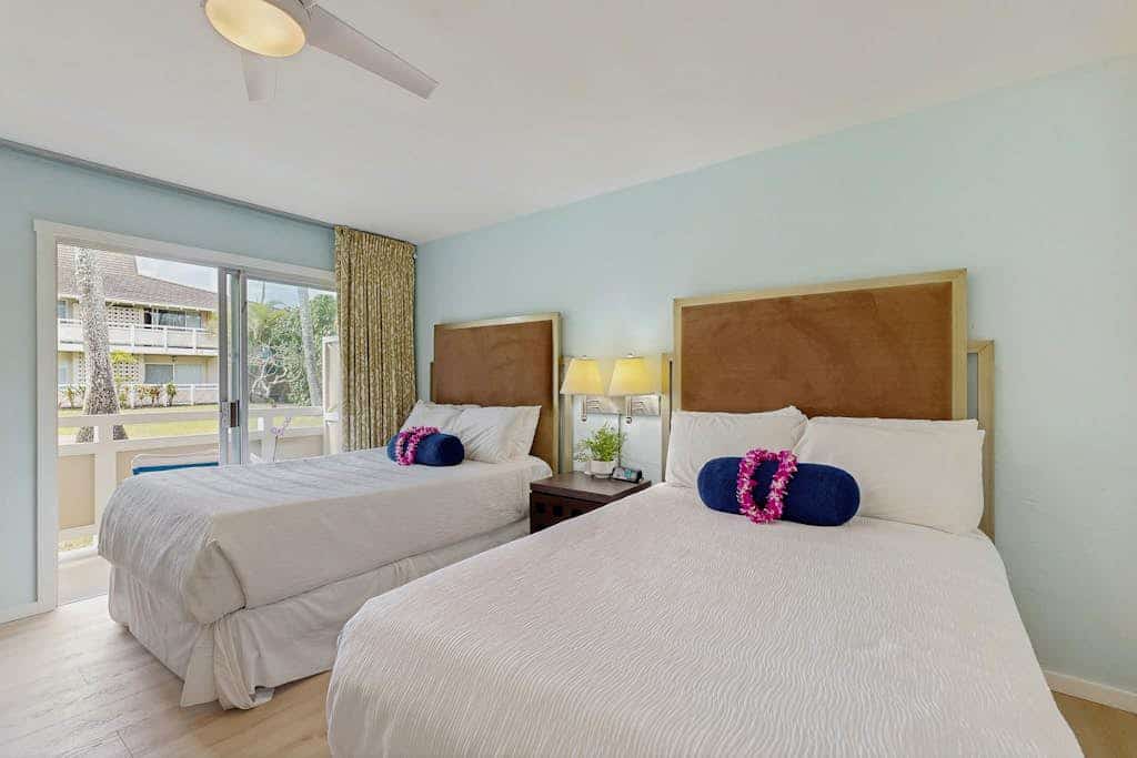 Dreamy island gem with free WiFi, shared pool & hot tub, private balcony & more