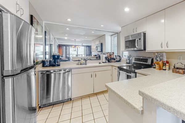 Two-bedroom condo with amazing views of Hanalei Bay - tropical paradise found