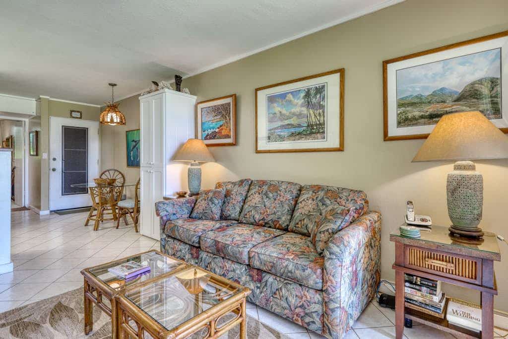 Garden-level condo in oceanfront complex w/ shared pool & great views