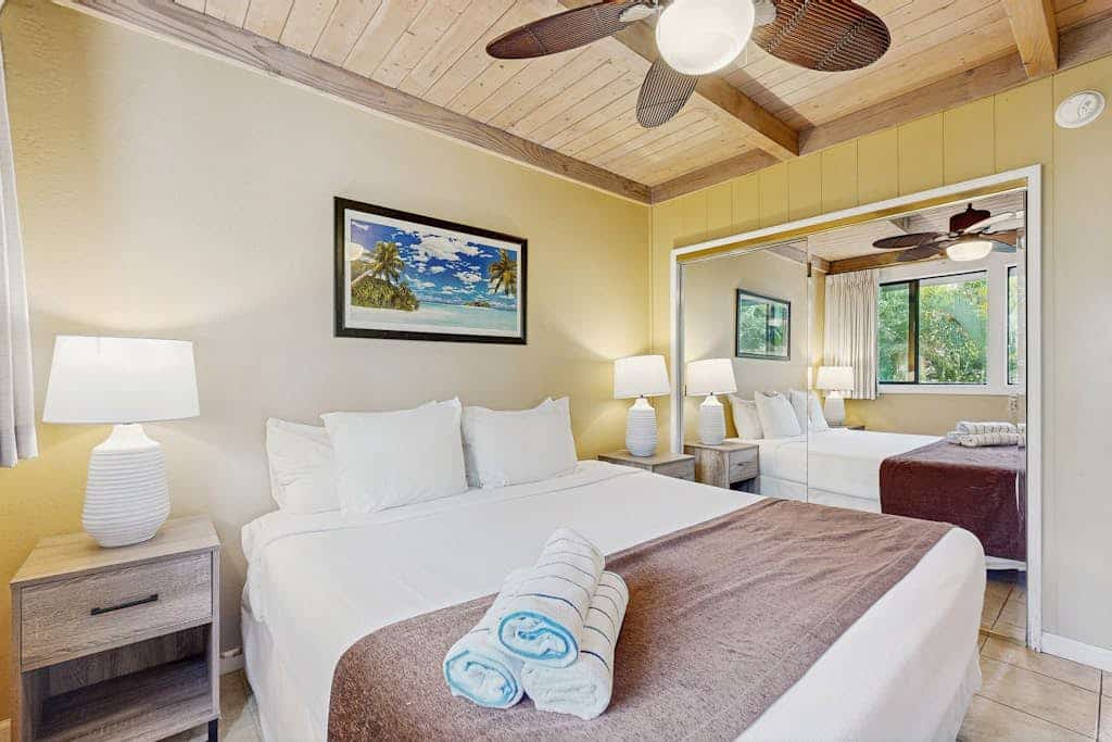Oceanfront condo with pool, water view, high-speed WiFi, & full kitchen