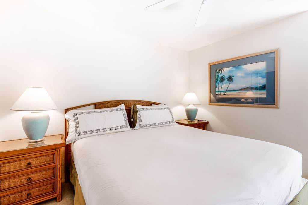 Condo in great locale with grill, pools & hot tub