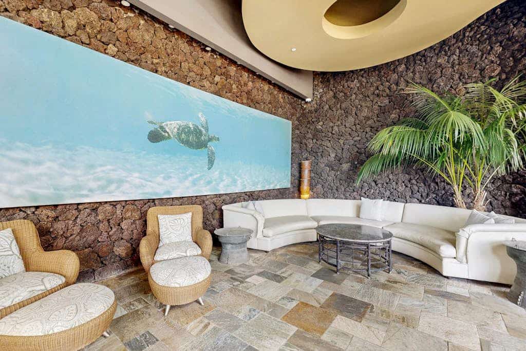 Beautifully Renovated Condo Steps from the Ocean – Prime Kihei Location