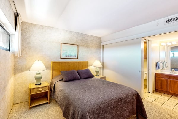 Sugar Beach Resort Condo w/ Free WiFi, Private W/D-Great Location