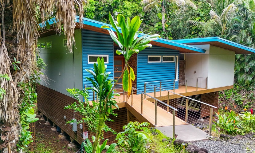 Tranquil Island Escape | Walk to Kehena Beach | Washer & dryer, WiFi