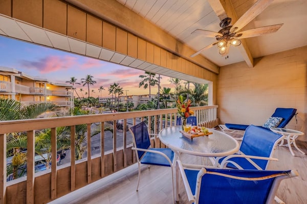 Beach condo with shared pool & hot tub/private lanai - near beaches/restaurants