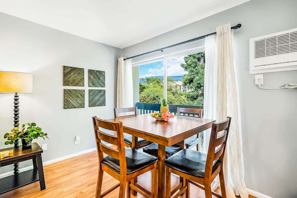 Ideally Located Condo w/ AC & Shared Pool - Walk to the Beach & Downtown