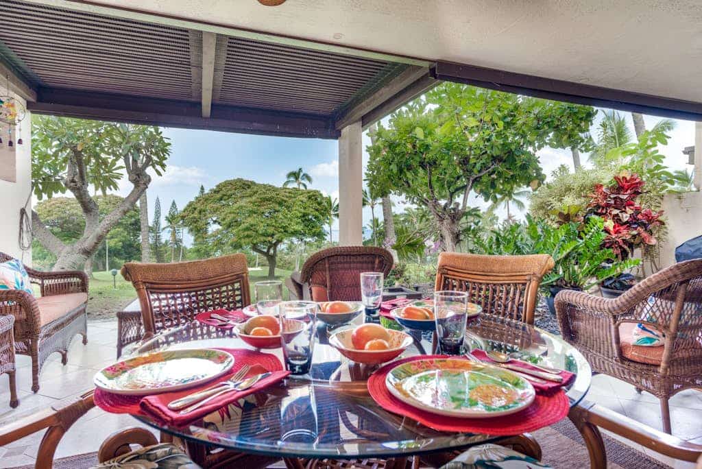 Kona Cabana - ground-floor condo with ocean/golf views, pools & hot tub access