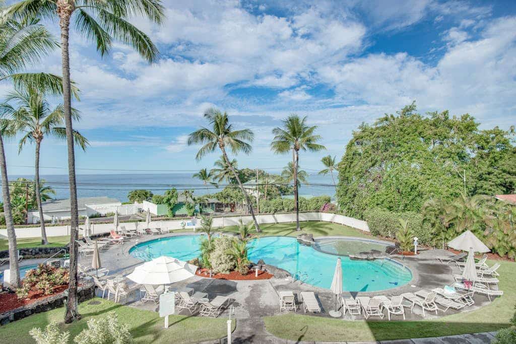 2-story ocean-view condo with 2 lanais, central AC, pool & hot tub - near Honl's