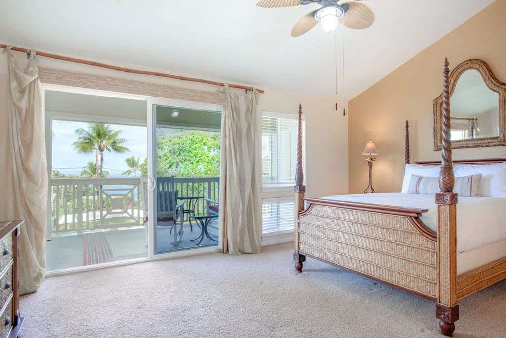2-story ocean-view condo with 2 lanais, central AC, pool & hot tub - near Honl's