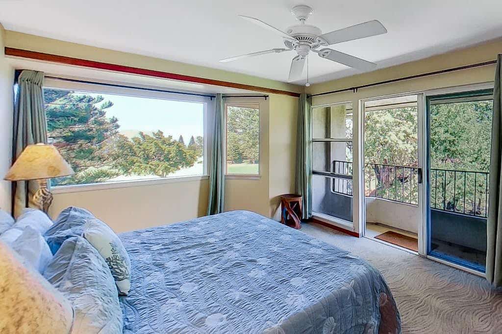 Newly-renovated beautiful spacious Condo w/ fabulous mountain & golf course view