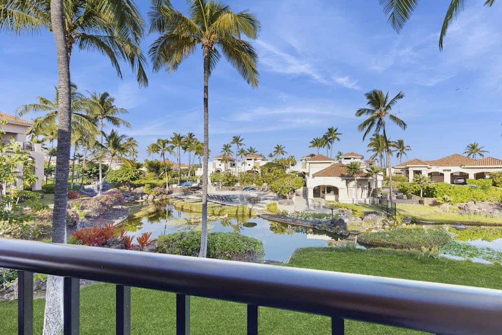Condo near the beach with lanai, shared pool & hot tub, spa, gym, tennis & wifi