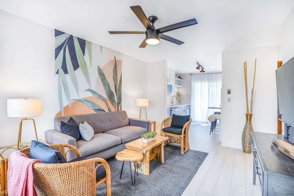 Bright Garden-Level Condo with Private Lanai, Full Kitchen & Easy Walk to the Beach