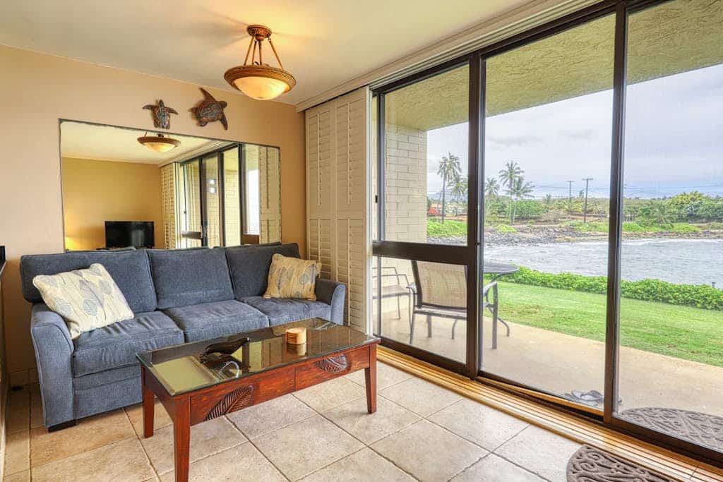 Ground-floor condo with amazing oceanfront view - close to beaches