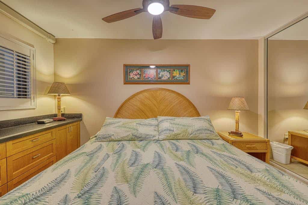Ground-floor condo with amazing oceanfront view - close to beaches