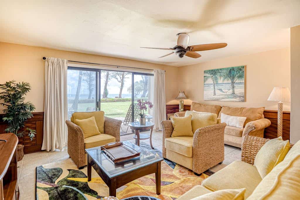 Pono Kai Resort condo with shared pool- just steps away from beach