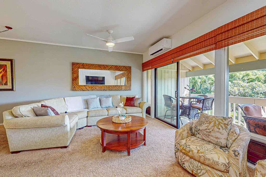 Gorgeous home with lanai, AC, pool, hot tub, & tennis - walk to dining & beach