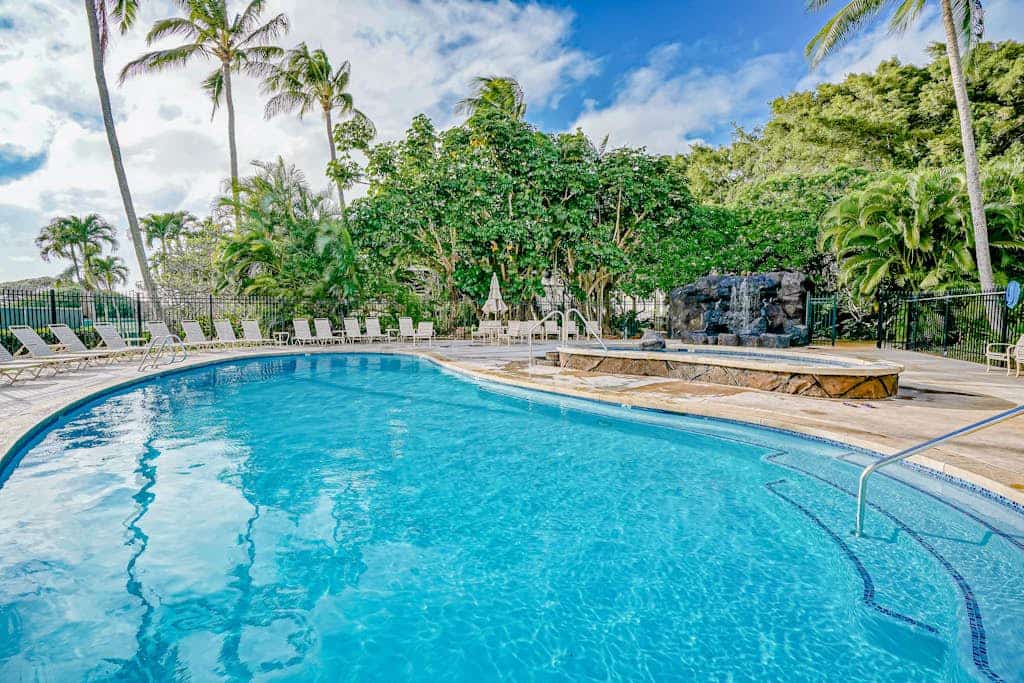 Home near the beaches w/ washer/dryer, central AC, shared pool, hot tub, tennis