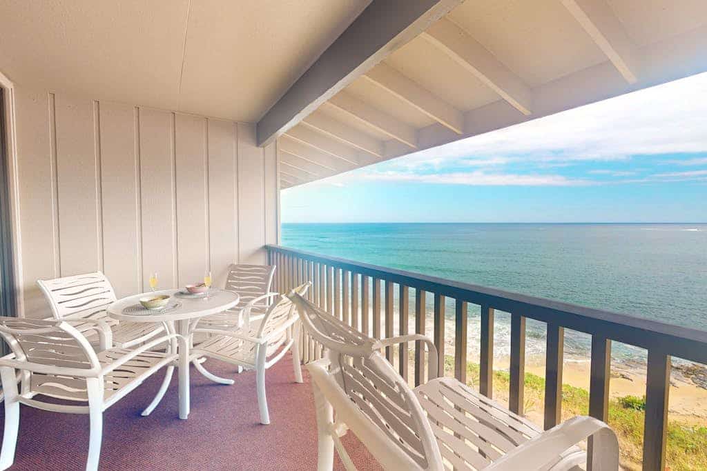 Wailua Bay View condo near surf & sand with pool, ocean views & W/D