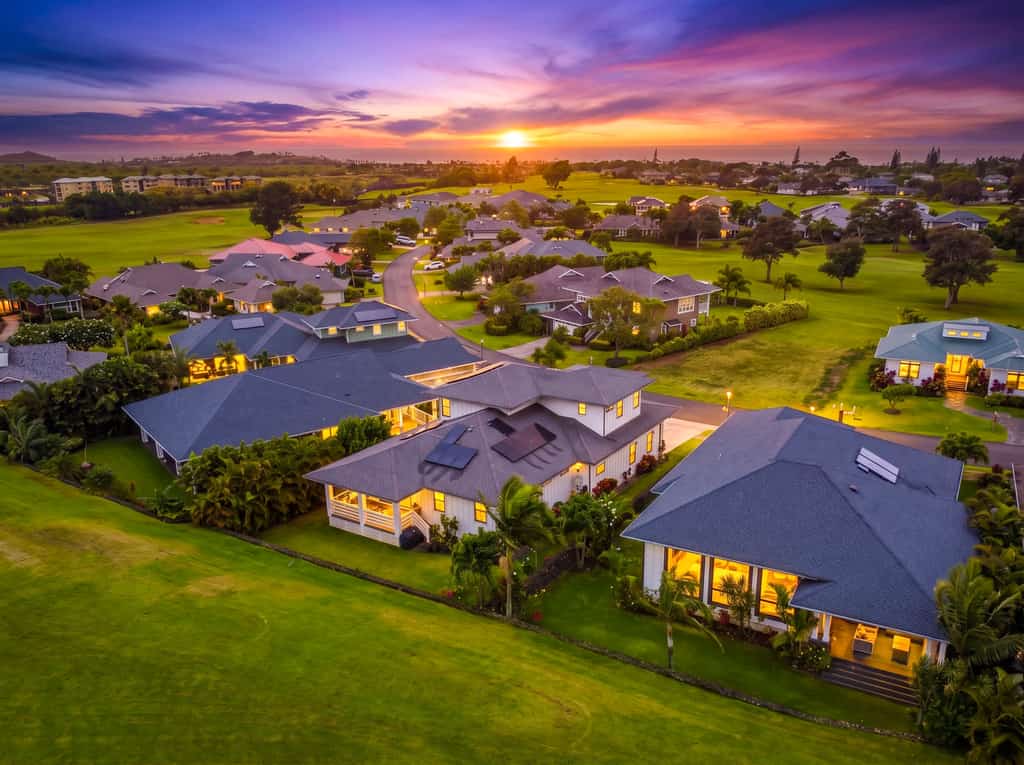 Luxe retreat with hot tub and pool access, private W/D, grill, AC, & gas range