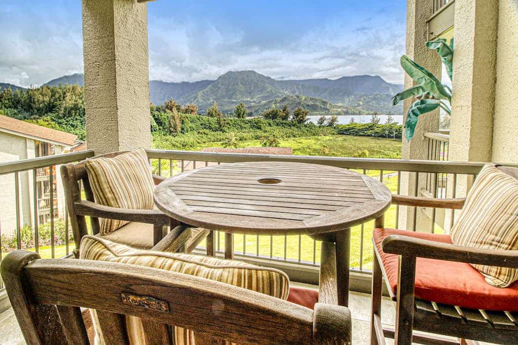 Hotel suite with spectacular mountain/bay view, lanai, 2 pools & 8 tennis courts