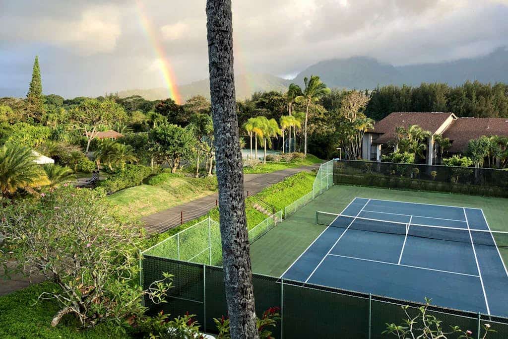 Hotel suite with spectacular mountain/bay view, lanai, 2 pools & 8 tennis courts