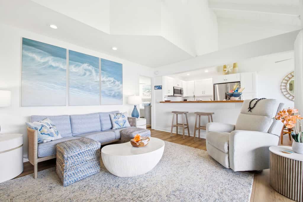 Oceanfront lanai with sunset view, heated pool, hot tub, walk to Hideaways Beach