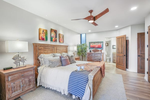 Tropical designer retreat right on the water with ocean view, pool & AC