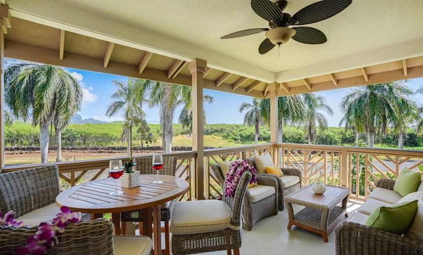 Sunset vista condo with WiFi, central ac, lanai, w/d, onsite pool/spa