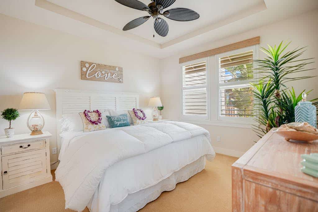 Sunset vista condo with WiFi, central ac, lanai, w/d, onsite pool/spa