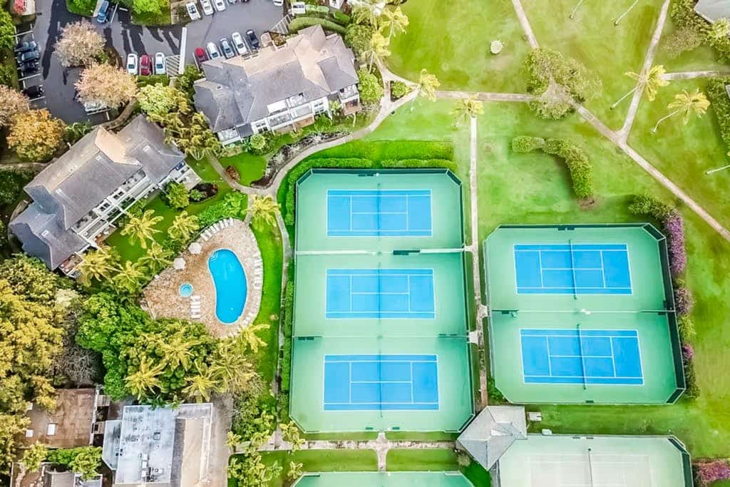 Tranquil condo with pools, hot tub, jetted tub, grill & board games - near beach