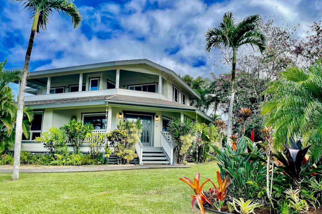 Renovated home on corner lot with Bali Hai view, amazing lanais & great location