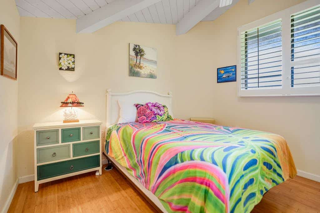 Free standing cottage, providing a lot of privacy. Low traffic around property.