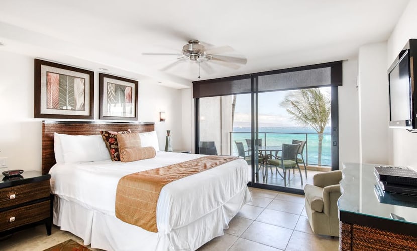 Perfect oceanfront escape with resort pool, hot tub & gorgeous views