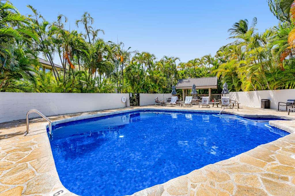 Exquisite condo with pool, lanai, full kitchen, tennis, W/D, & beach gear
