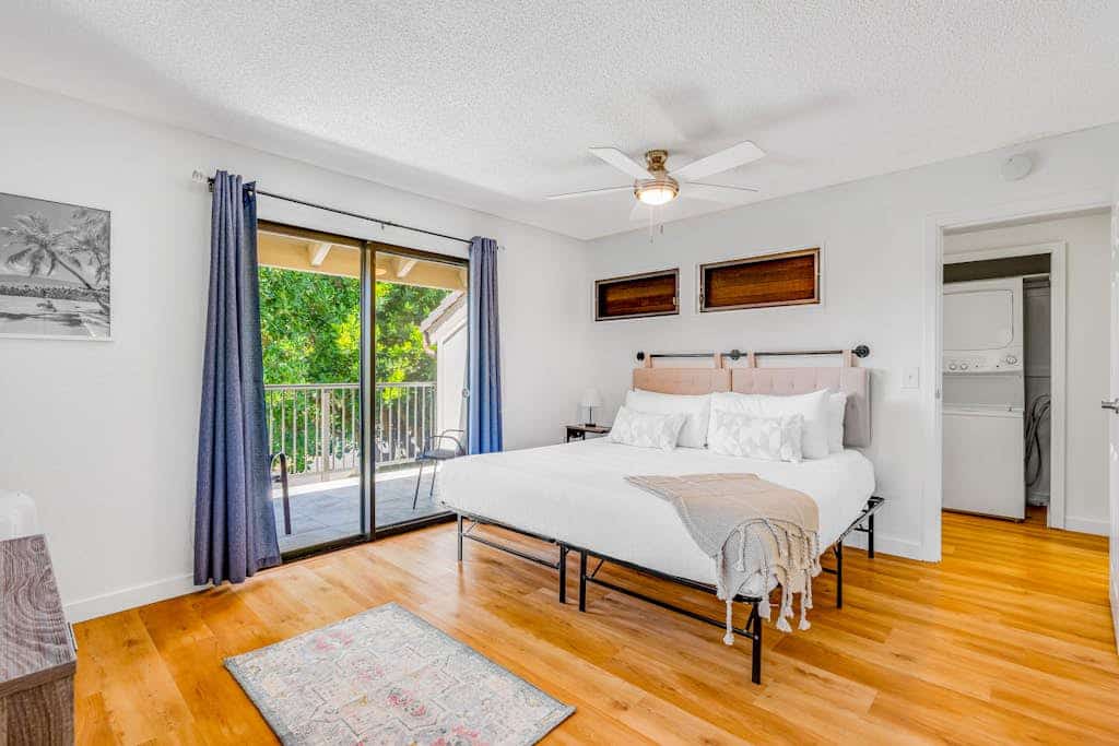 Exquisite condo with pool, lanai, full kitchen, tennis, W/D, & beach gear