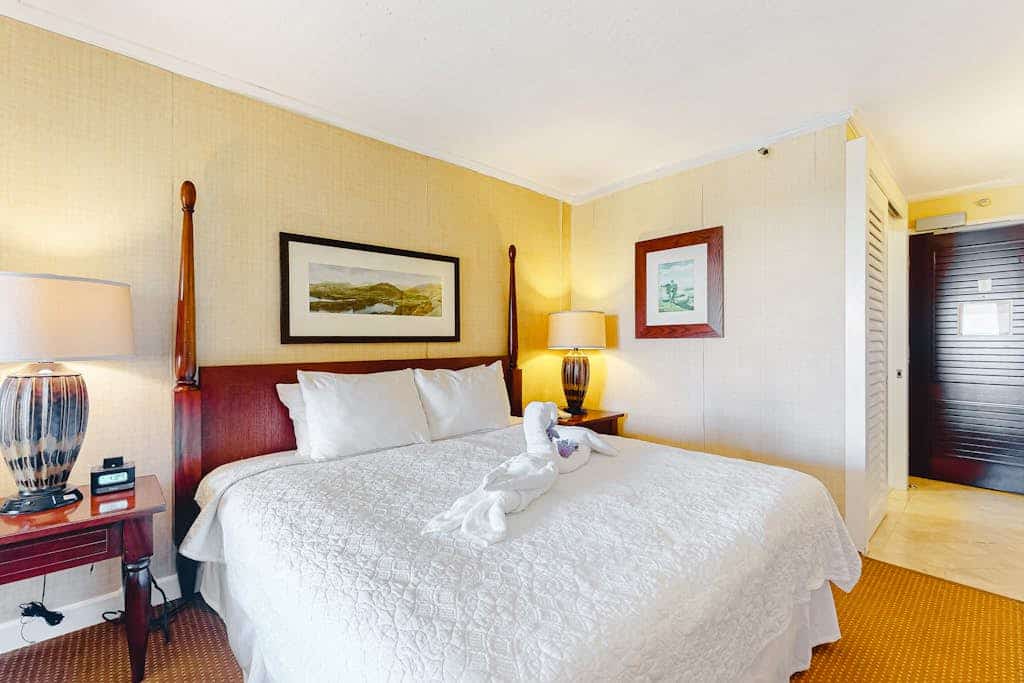 Lovely condo on third floor with amazing resort pools, gym, spas, & restaurants