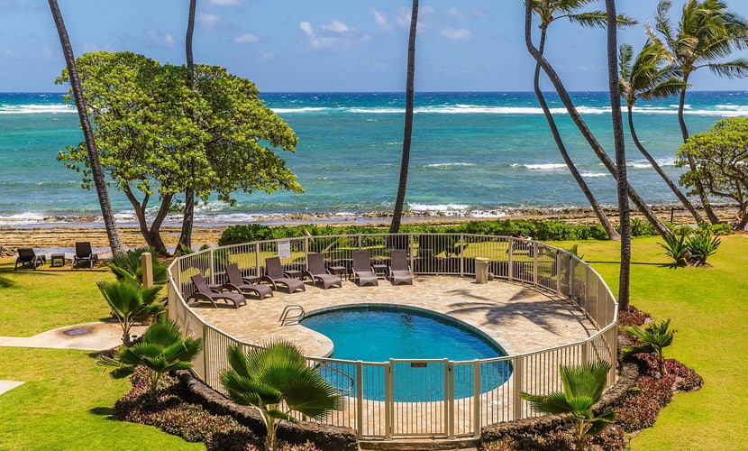 Island retreat with a pool, BBQ access, private lanai, washer/dryer