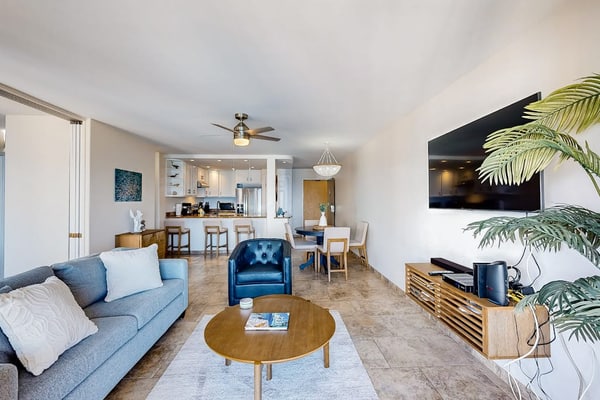 Oceanfront condo with amazing balcony views, pool, near beach