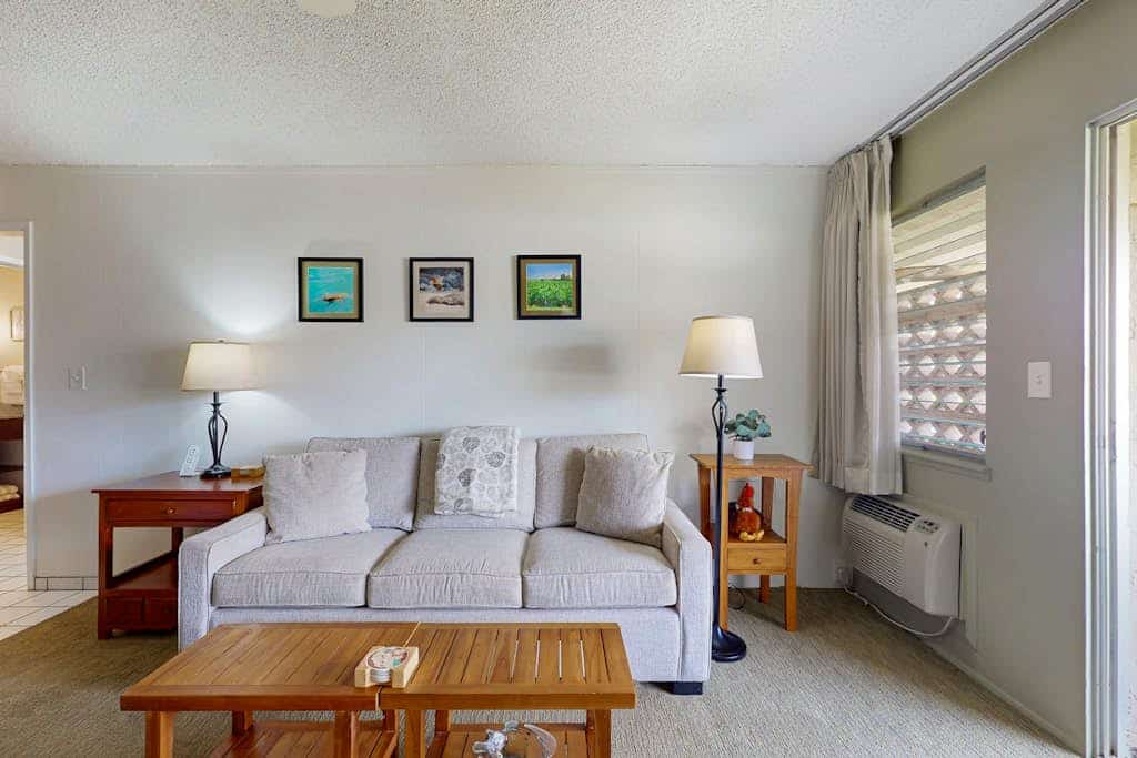 Private, second-floor condo with lanai, 3 pools, 2 hot tubs & path to the beach