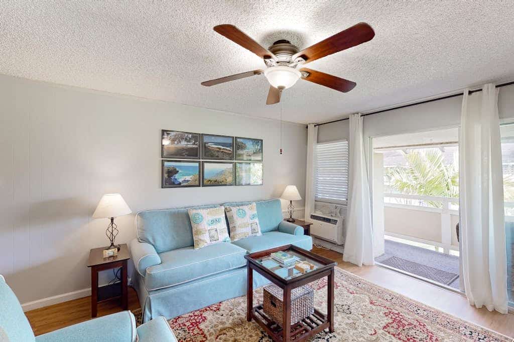 Mtn-view resort condo with outdoor pool, hot tub, lanai, BBQ, W/D, partial AC
