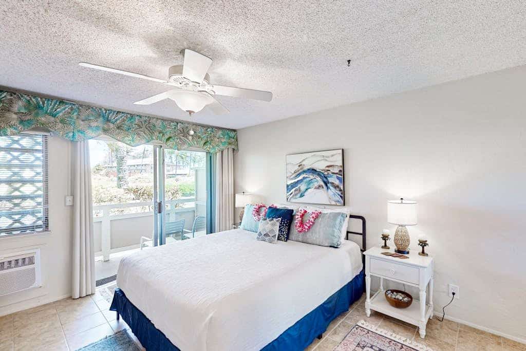 Tropical paradise with pools, hot tub, BBQ, lanai, washer/dryer, AC