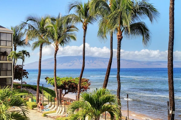 Waterfront Family-Friendly Getaway w/ Beach Access Plus Shared Pools & Hot Tub