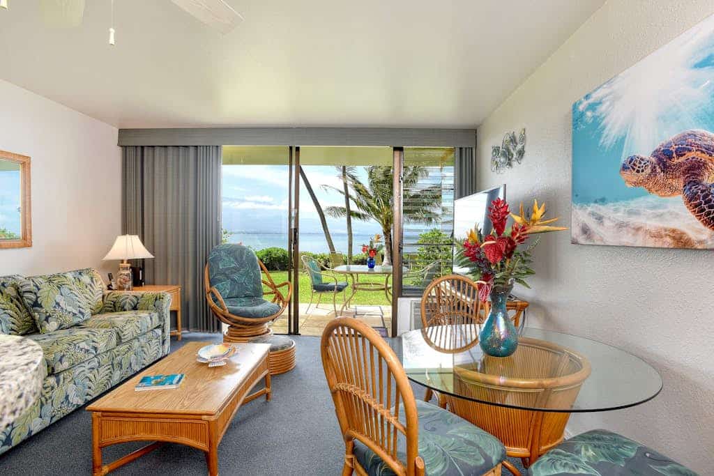 Oceanfront condo with WiFi & ground-floor lanai - see turtles right out front