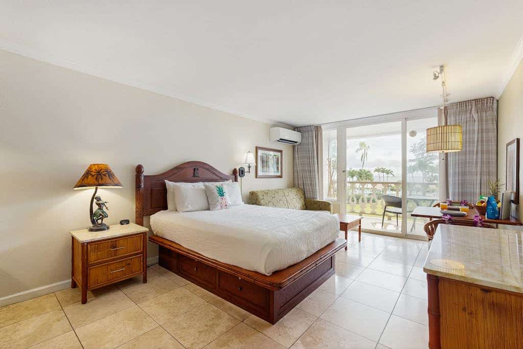 2nd floor studio with ocean views, pool, hot tub, AC - walk to beach